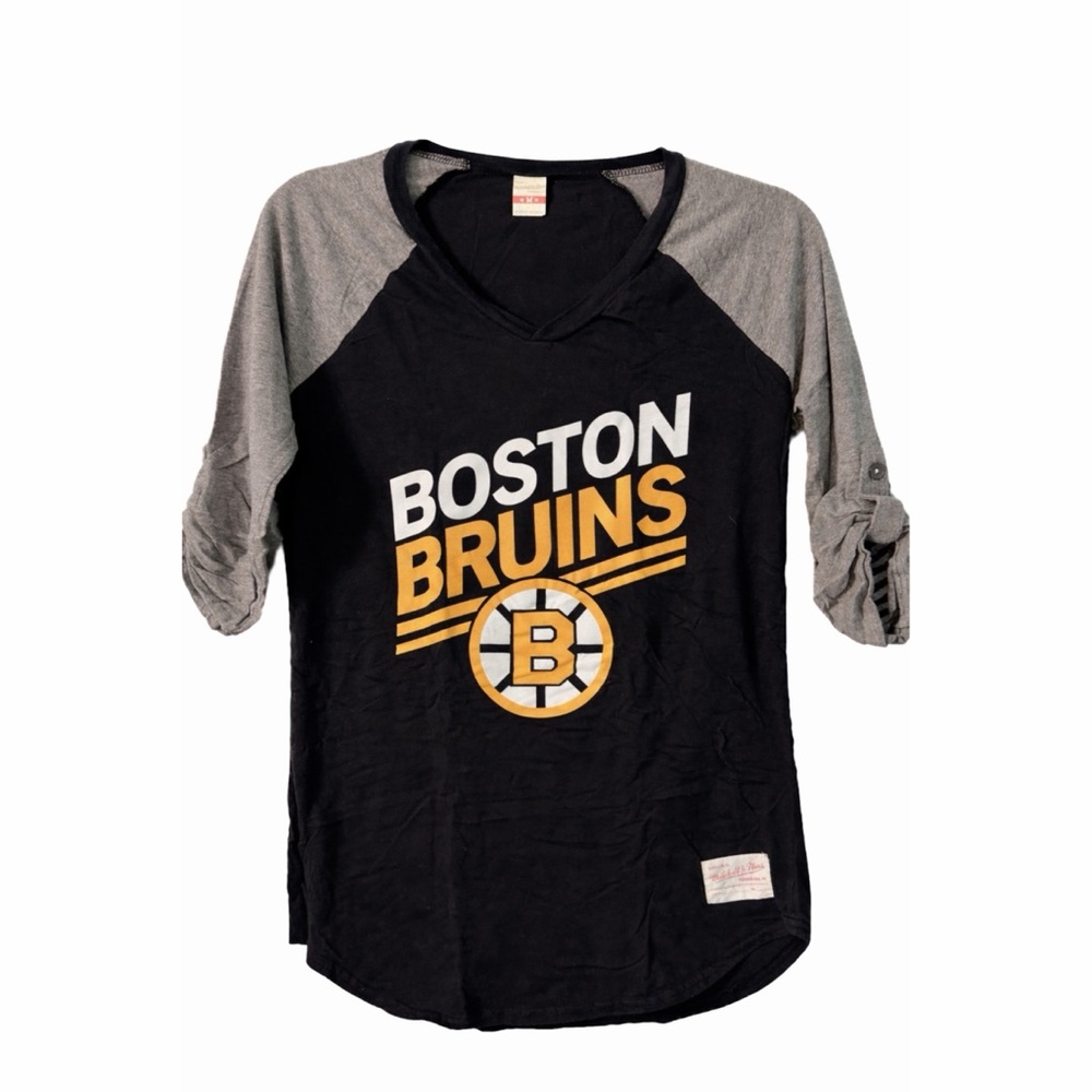 Mitchell & Ness Boston Bruins Roll Tab Tee – Spring Fan Style | Women’s M